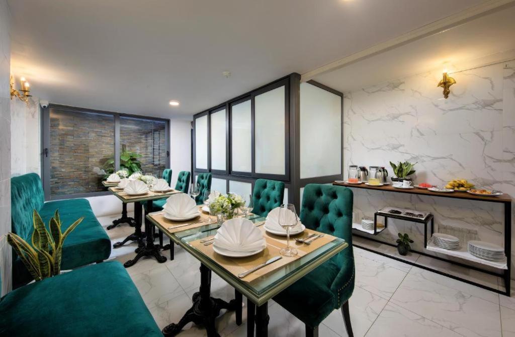 Gatsby Central Hotel Hanoi Buitenkant foto